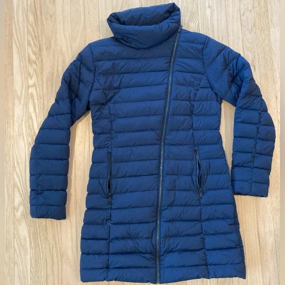 Aritzia Babaton Reza Navy Quilted 100% Goose Down Puffer Jacket Fisherman Scandi - Picture 4 of 12